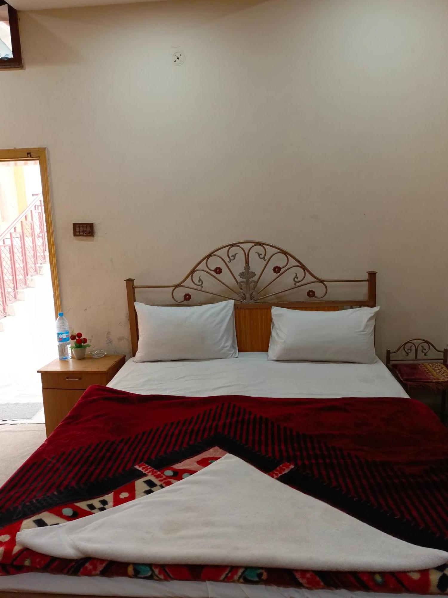 See Motel Музаффарабад Экстерьер фото